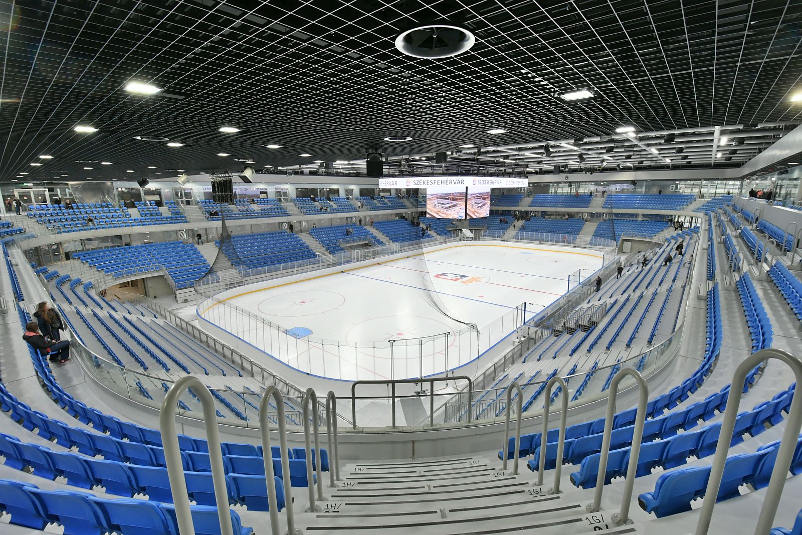 Ilyen volt az első nyílt nap az új Alba Arénában